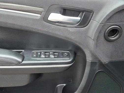 2017 Chrysler 300 Limited
