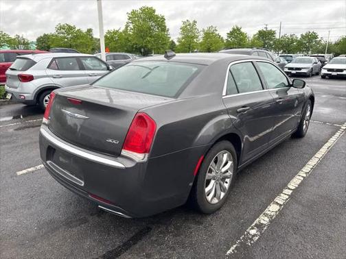 2017 Chrysler 300 Limited