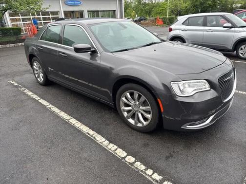 2017 Chrysler 300 Limited