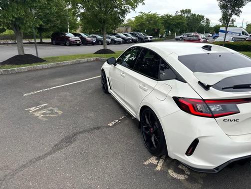 Championship White 2024 Honda Civic Type R Manual