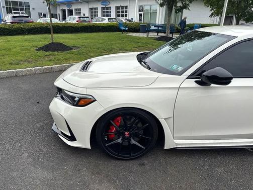 Championship White 2024 Honda Civic Type R Manual