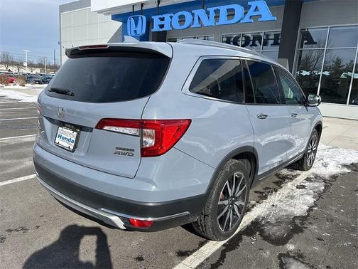 2022 Honda Pilot Touring 8-Passenger