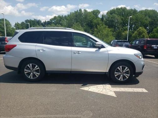 2019 Nissan Pathfinder S
