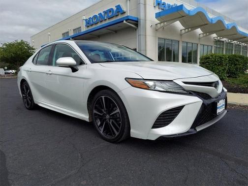 Photo 3 of 30 of 2019 Toyota Camry XSE