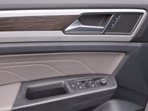 2022 Volkswagen Atlas 3.6L SE w/Technology