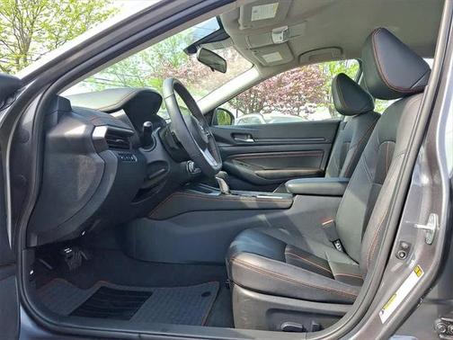 2022 Nissan Altima SR FWD