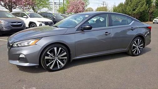 2022 Nissan Altima SR FWD