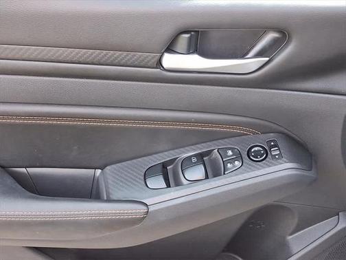 2022 Nissan Altima SR FWD