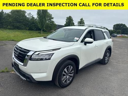 2023 Nissan Pathfinder SL 4WD