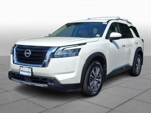 2023 Nissan Pathfinder SL 4WD