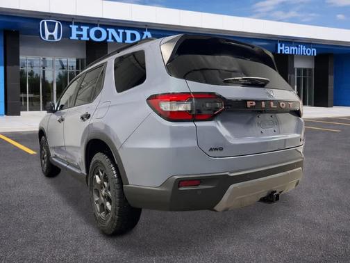 Sonic Gray Pearl 2026 Honda Pilot TrailSport