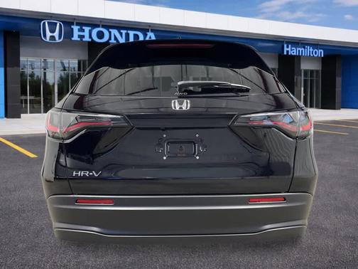 Crystal Black Pearl 2027 Honda HR-V LX