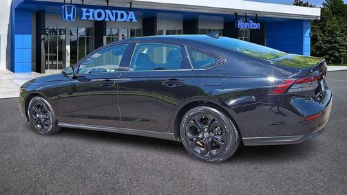 Crystal Black Pearl 2025 Honda Accord SE