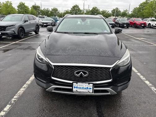 2018 INFINITI QX30 Premium