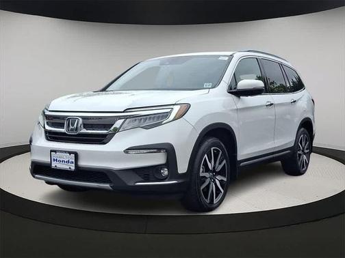 2022 Honda Pilot Touring 8-Passenger