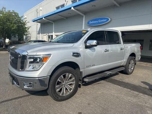 2017 Nissan Titan SL