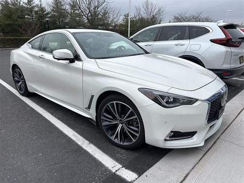 2022 INFINITI Q60 LUXE AWD