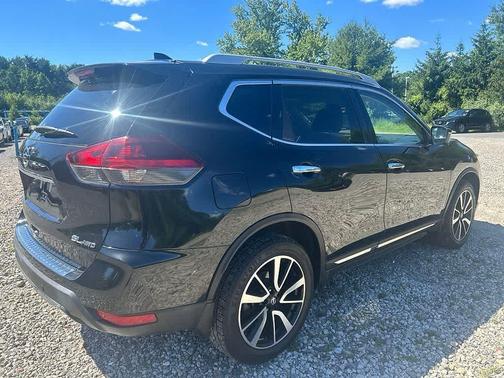 Magnetic Black Pearl 2019 Nissan Rogue SL