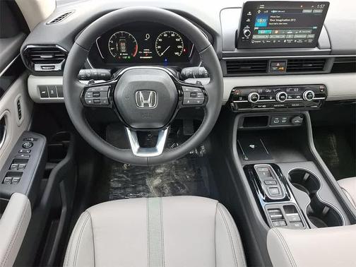 2025 Honda Pilot Touring 8-Passenger