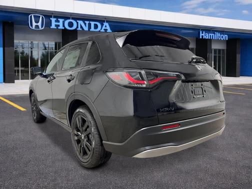 Crystal Black Pearl 2027 Honda HR-V Sport