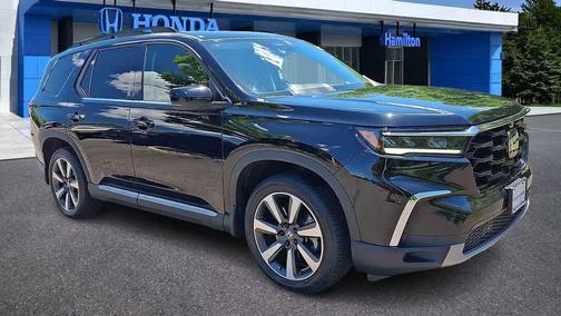 Crystal Black Pearl 2023 Honda Pilot AWD Elite