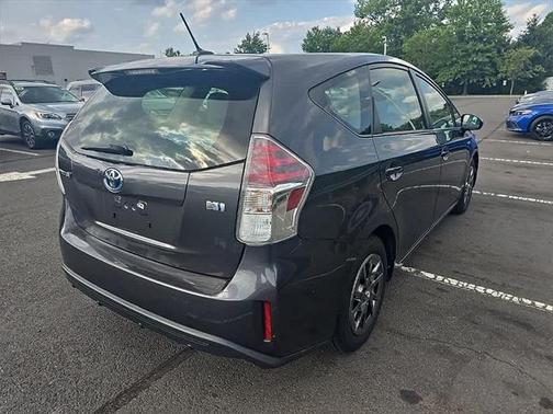 2017 Toyota Prius v Four