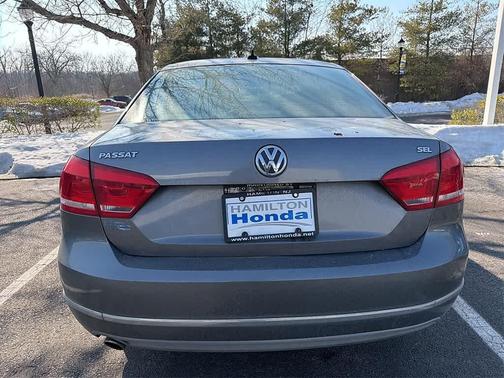 2012 Volkswagen Passat 2.5 SEL Premium