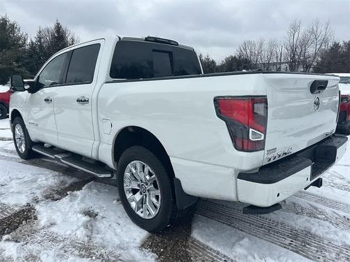 2021 Nissan Titan SL