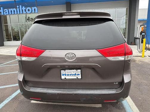 2011 Toyota Sienna LE