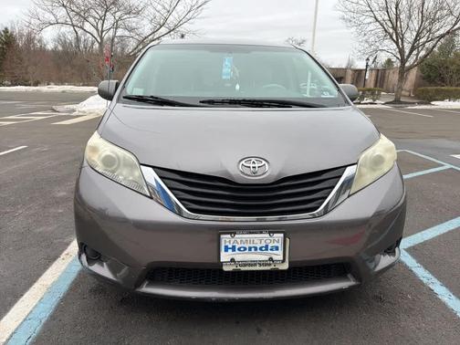 2011 Toyota Sienna LE