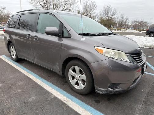 2011 Toyota Sienna LE