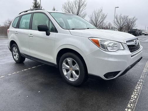 Satin White Pearl 2015 Subaru Forester 2.5i
