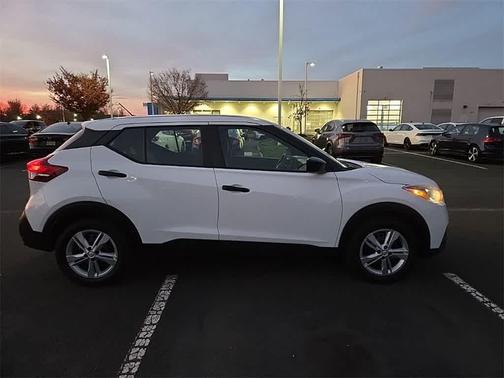 2020 Nissan Kicks S