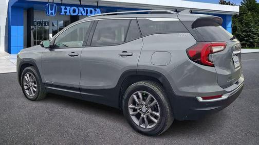 Sterling Metallic 2023 GMC Terrain SLT