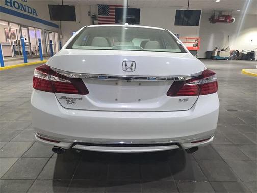 2017 Honda Accord EX-L w/Navigation & Honda Sensing