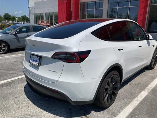 2022 Tesla Model Y Long Range Dual Motor All-Wheel Drive