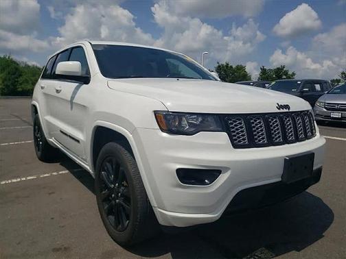 2022 Jeep Grand Cherokee Laredo