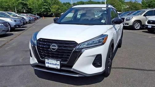 2024 Nissan Kicks SR