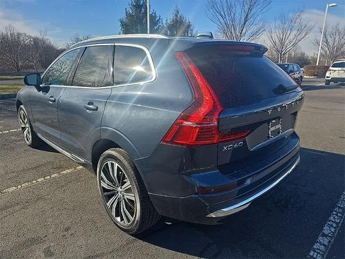 2022 Volvo XC60 B5 Inscription
