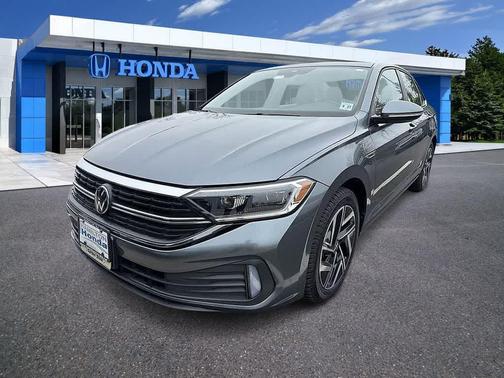 Platinum Gray Metallic 2022 Volkswagen Jetta 1.5T SEL