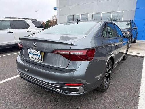 Platinum Gray Metallic 2022 Volkswagen Jetta 1.5T SEL