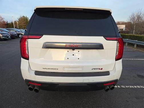 2022 GMC Yukon 4WD AT4