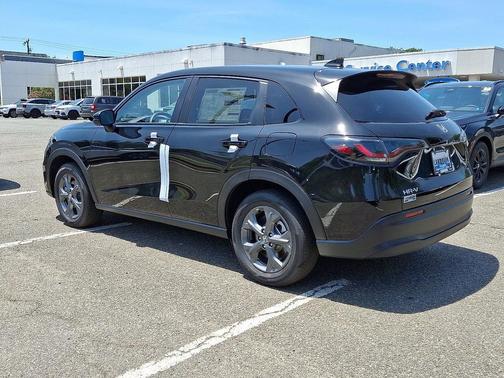 Crystal Black Pearl 2027 Honda HR-V LX