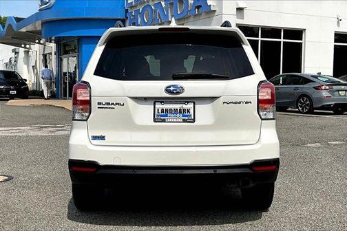 Crystal White Pearl 2018 Subaru Forester 2.5i Touring