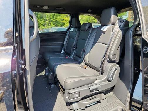 Crystal Black Pearl 2026 Honda Odyssey Sport-L