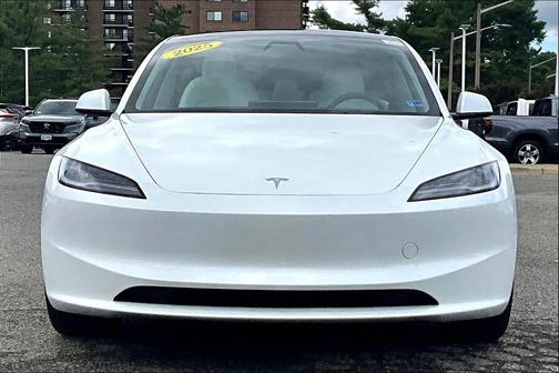 Pearl White Multi-Coat 2025 Tesla Model 3 Standard Range