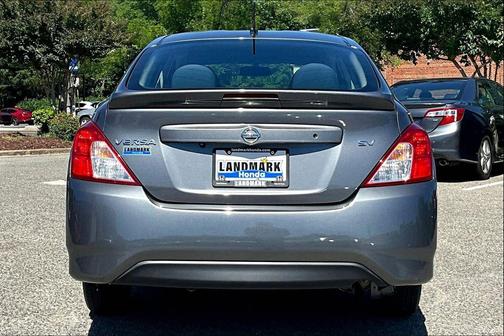 Gun Metallic 2019 Nissan Versa 1.6 SV