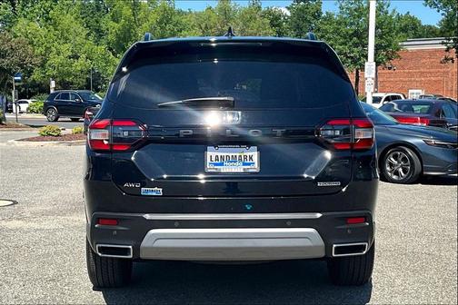 Crystal Black Pearl 2025 Honda Pilot Touring 8-Passenger