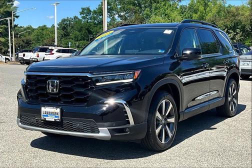 Crystal Black Pearl 2025 Honda Pilot Touring 8-Passenger
