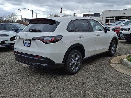 Platinum White Pearl 2026 Honda HR-V LX